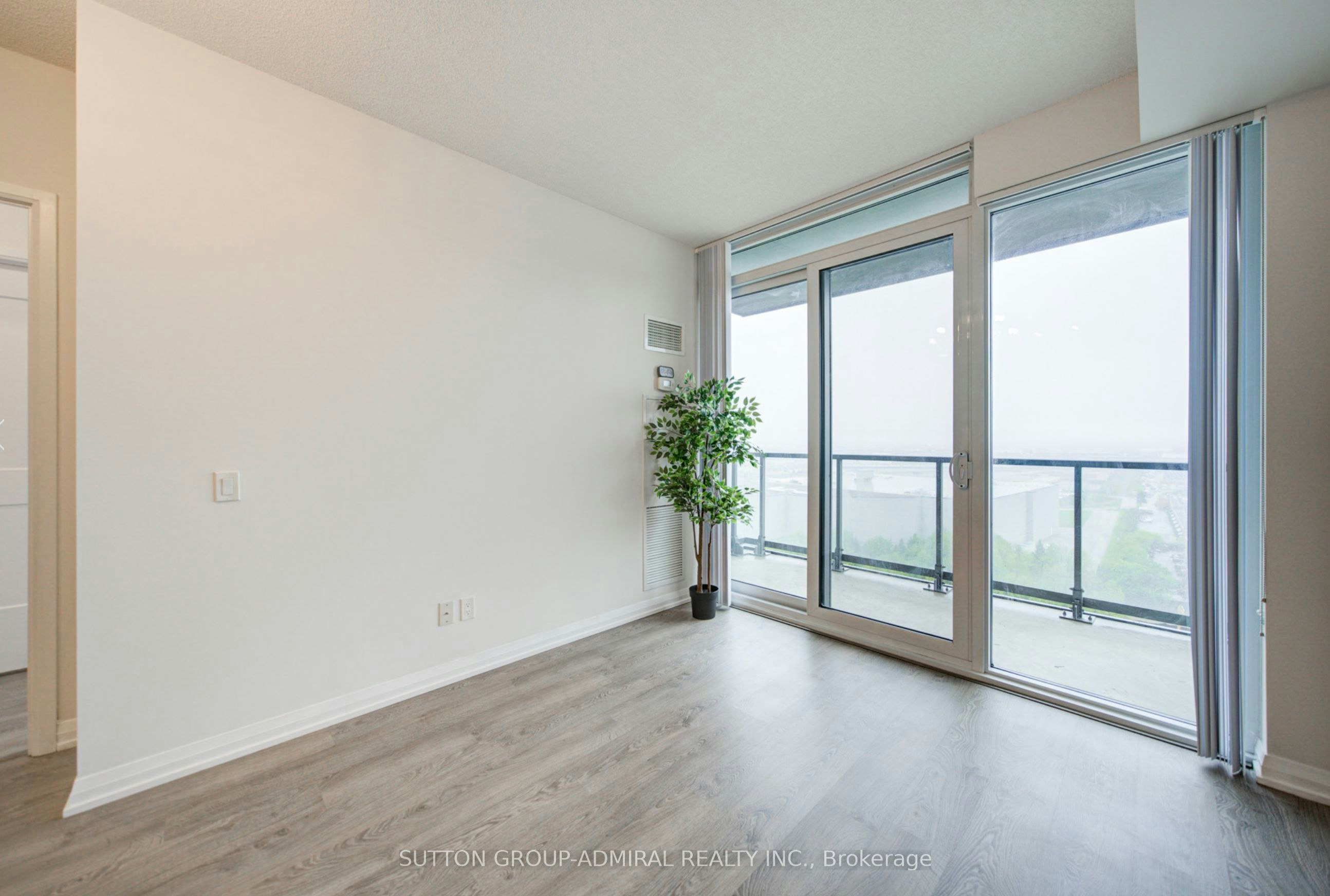 1716-7895 Jane Street, Vaughan, ON, L4K 0K2 - 17