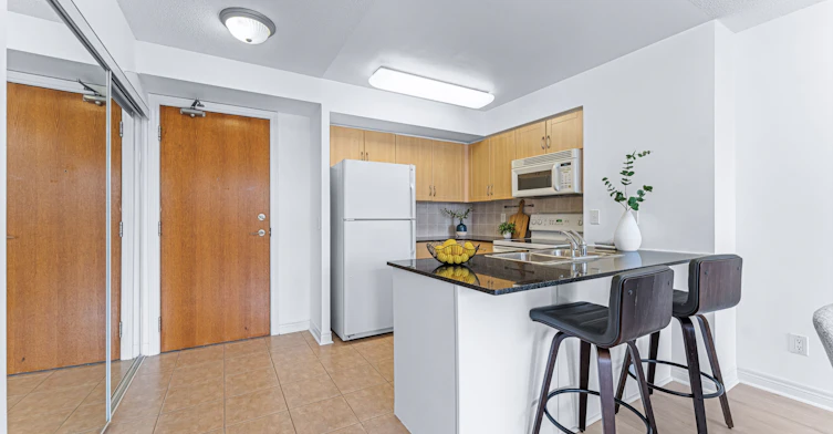 215-50 Disera Drive, Vaughan, ON, L4J 9E9 - 22