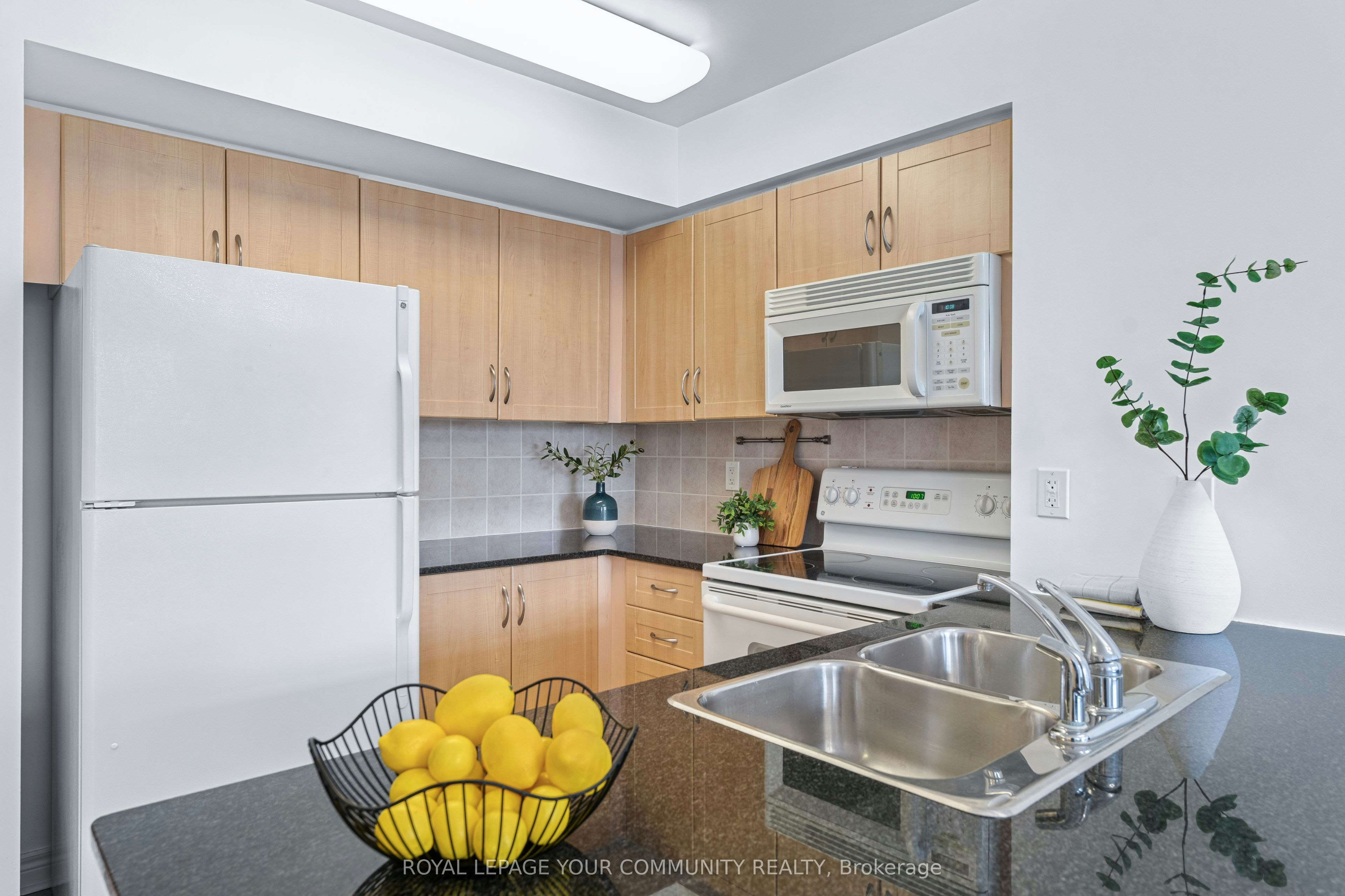 215-50 Disera Drive, Vaughan, ON, L4J 9E9 - 23