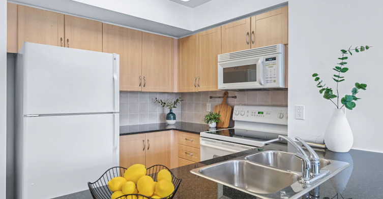 215-50 Disera Drive, Vaughan, ON, L4J 9E9 - 23