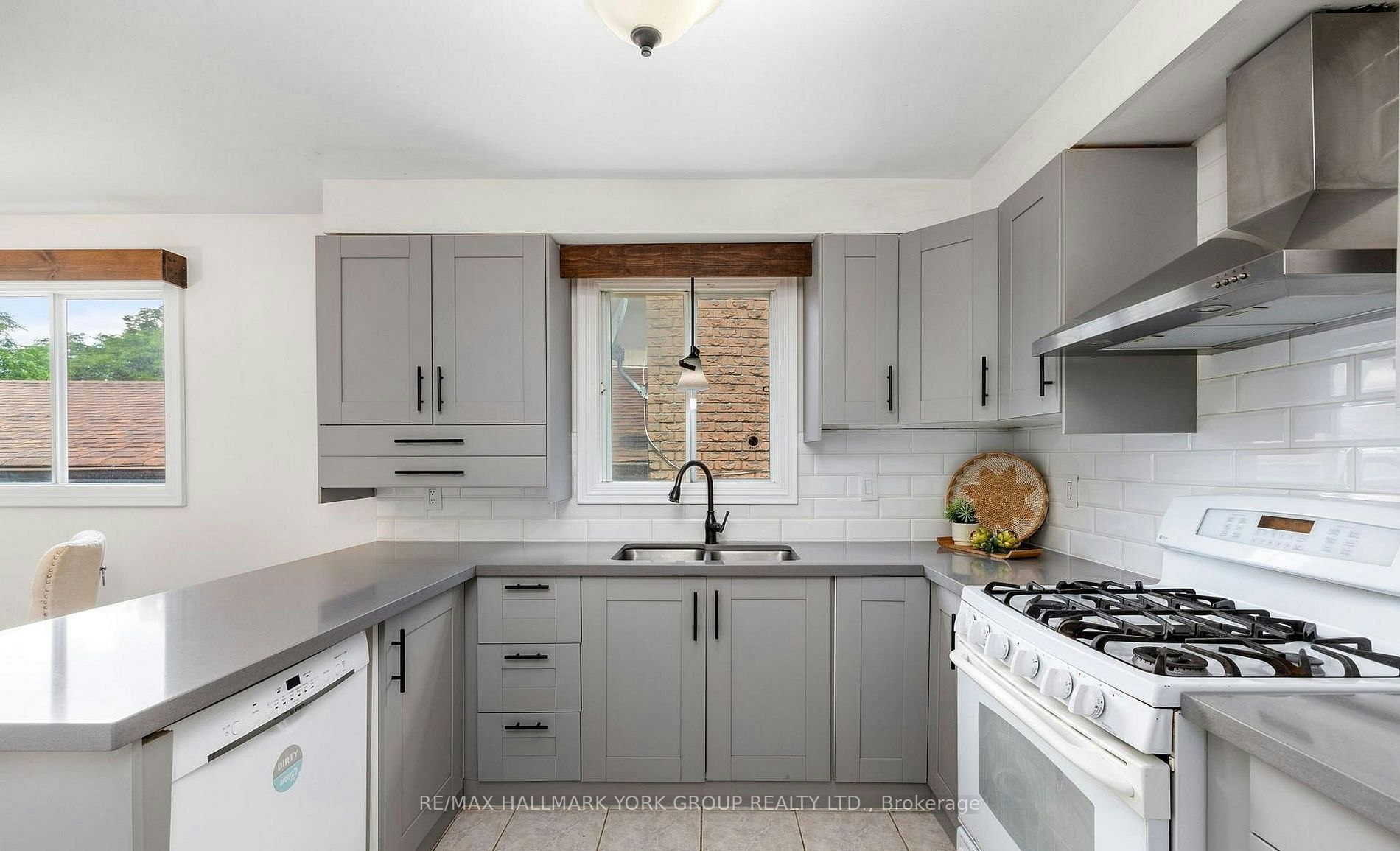 79 Maplegrove Avenue, Bradford West Gwillimbury, ON, L3Z 1R9 - 11
