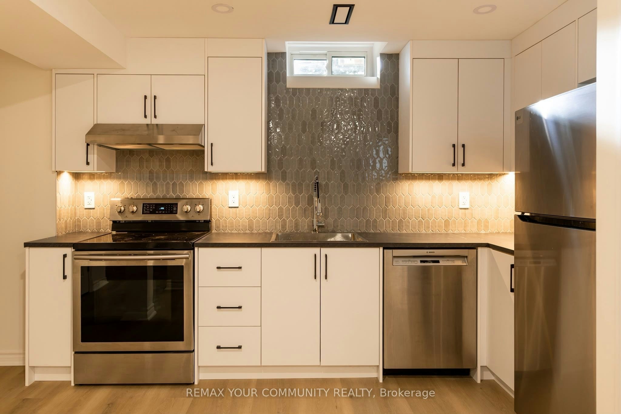 241 Orchards Heights Boulevard, Aurora, ON, L4G 5A2 - 2