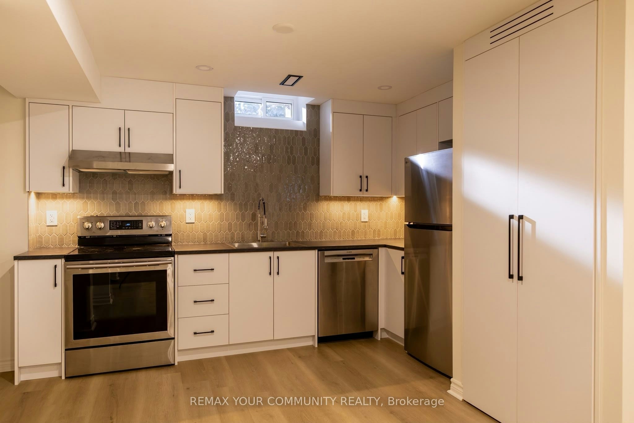 241 Orchards Heights Boulevard, Aurora, ON, L4G 5A2 - 5