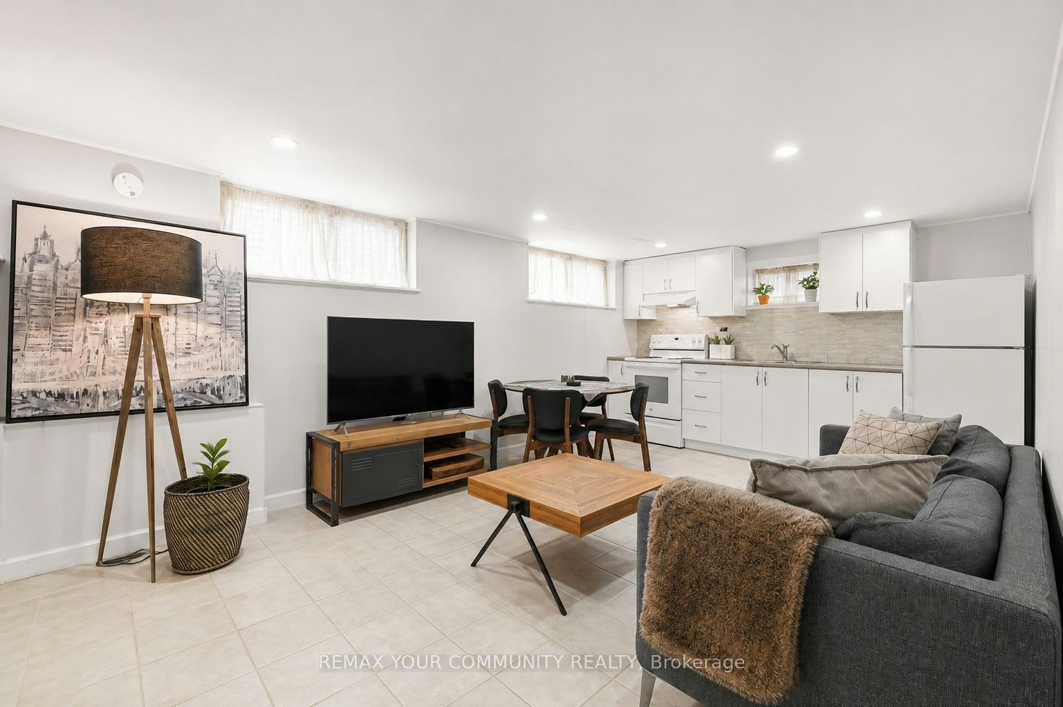 Lower Unit-14 Webster Drive, Aurora, ON, L4G 2A5 - 3