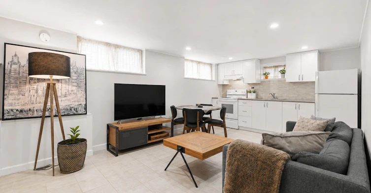 Lower Unit-14 Webster Drive, Aurora, ON, L4G 2A5 - 3