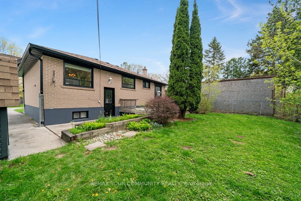 Lower Unit-14 Webster Drive, Aurora, ON, L4G 2A5 - 12