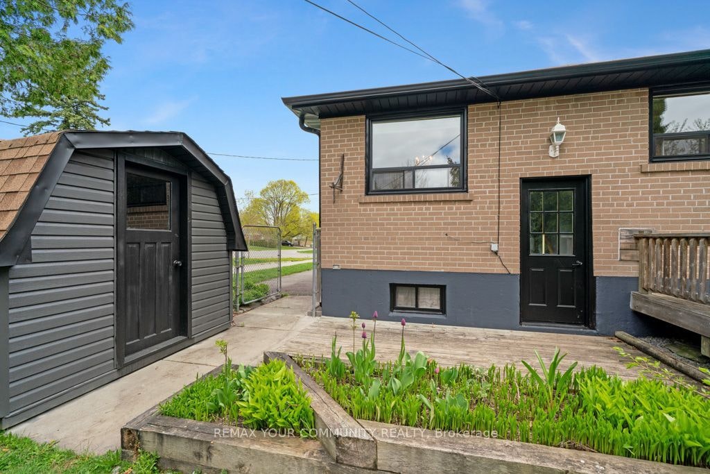 Lower Unit-14 Webster Drive, Aurora, ON, L4G 2A5 - 2