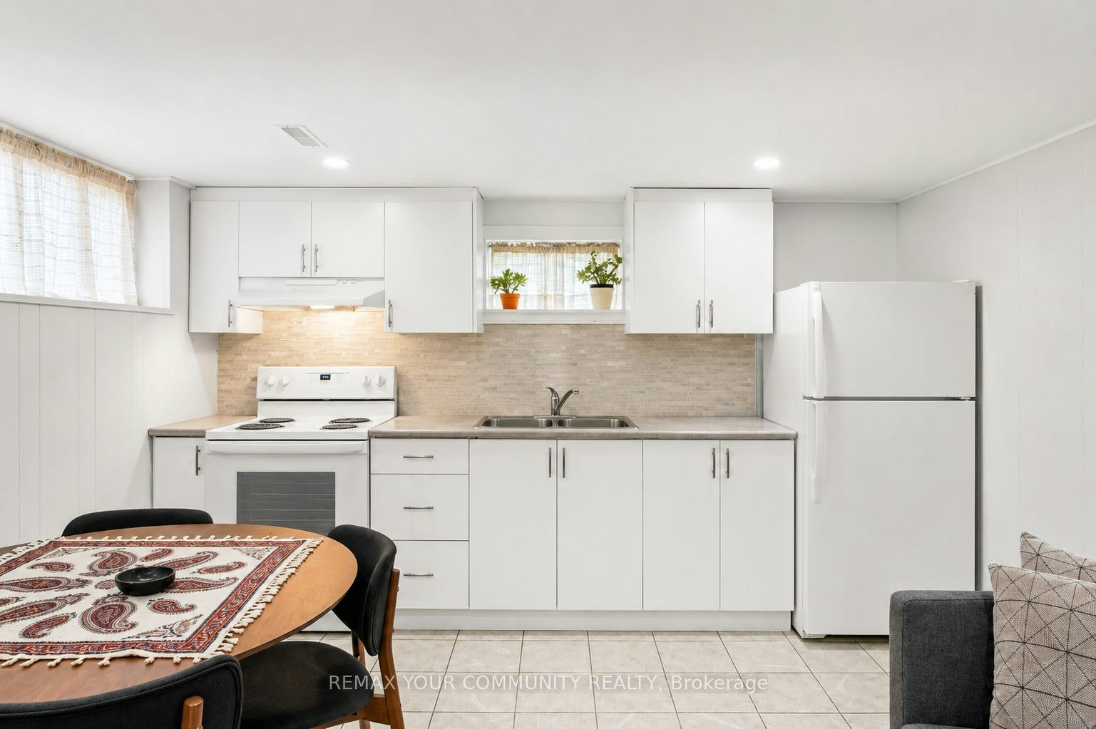 Lower Unit-14 Webster Drive, Aurora, ON, L4G 2A5 - 4