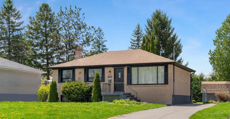 Lower Unit-14 Webster Drive, Aurora, ON, L4G 2A5