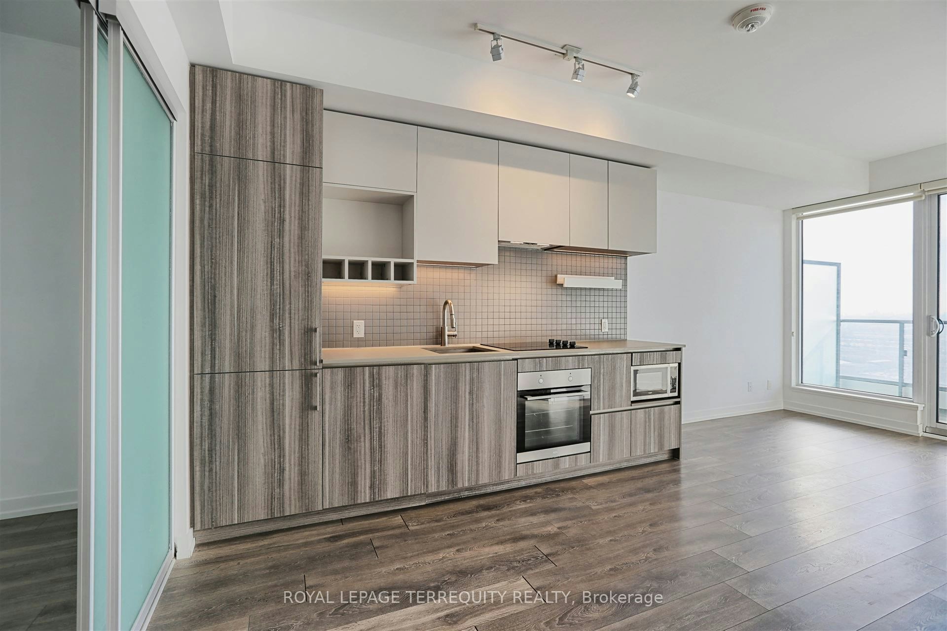 3707-898 Portage Parkway, Vaughan, ON, L4K 0J6 - 3