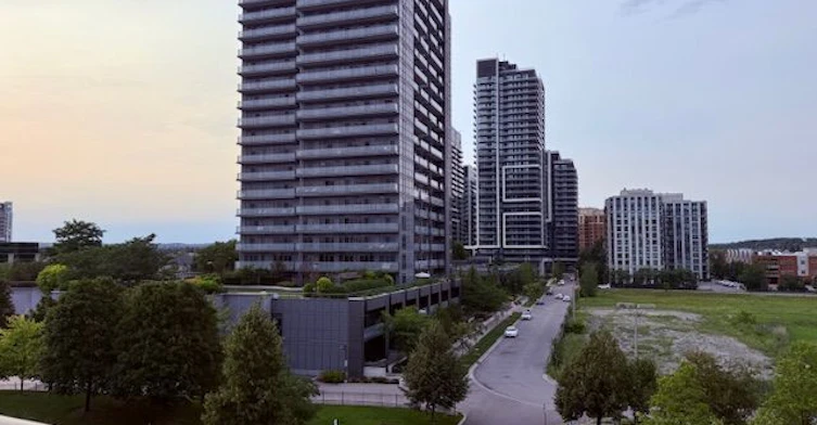 509-39 Oneida Crescent, Richmond Hill, ON, L4B 4T9