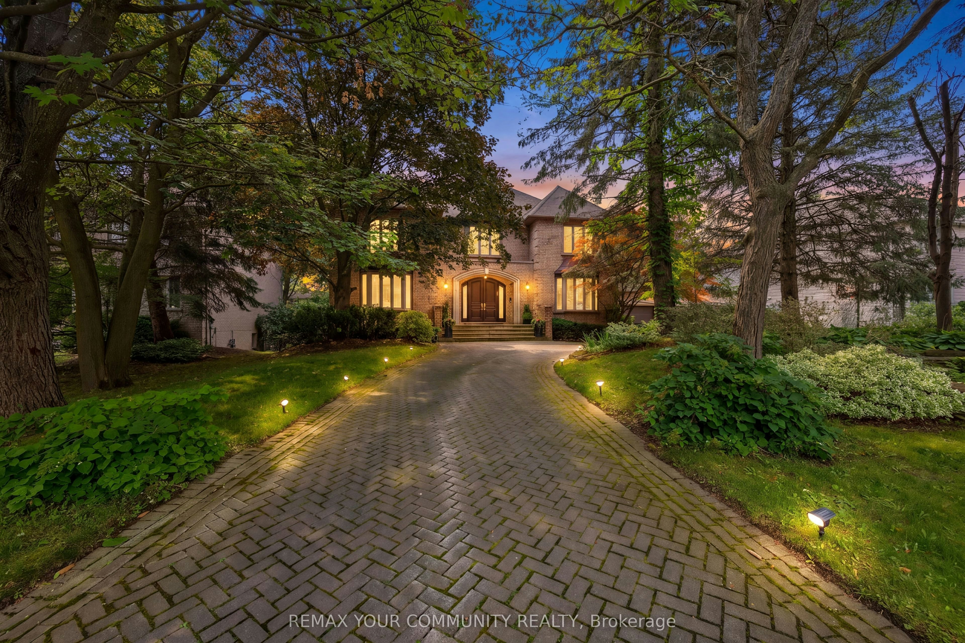 75 Arnold Avenue, Vaughan, ON, L4J 1B4