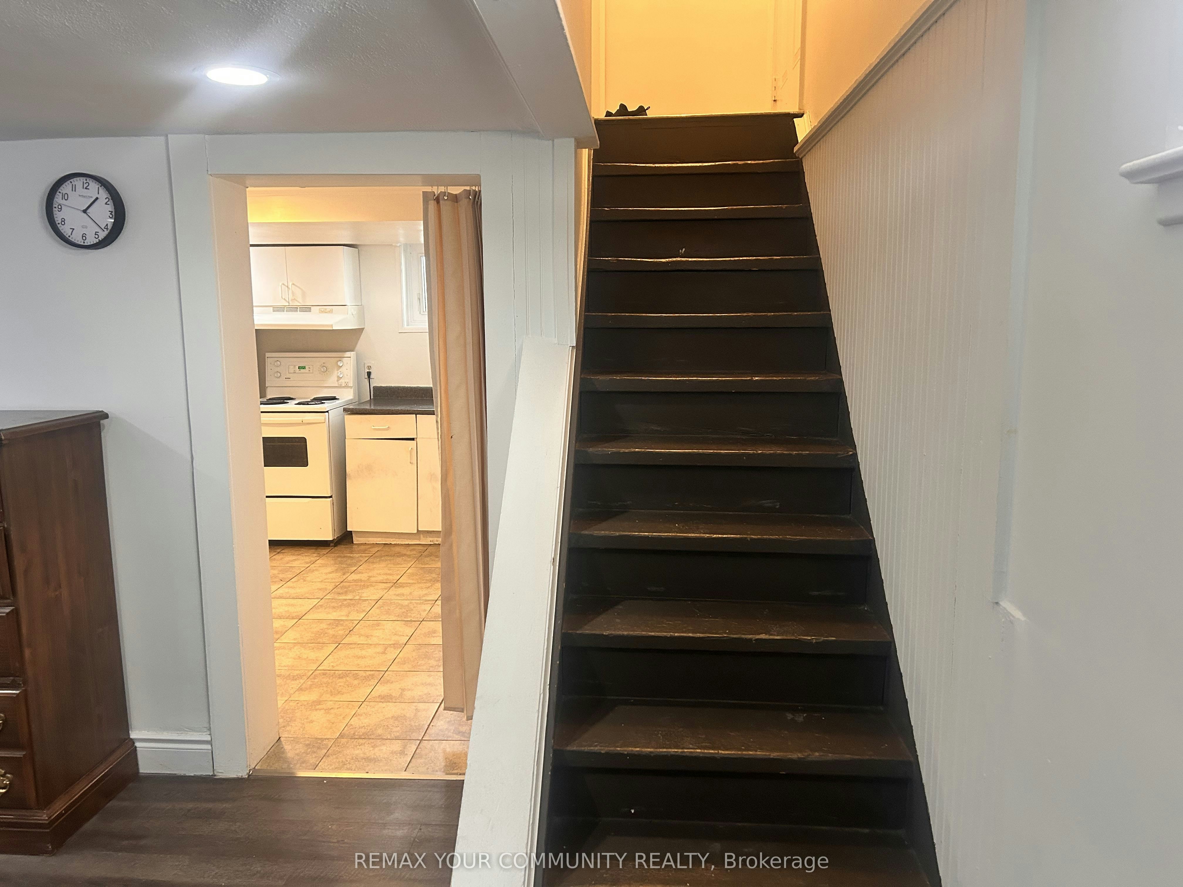 420 Elmwood Avenue, Richmond Hill, ON, L4C 1M3 - 2
