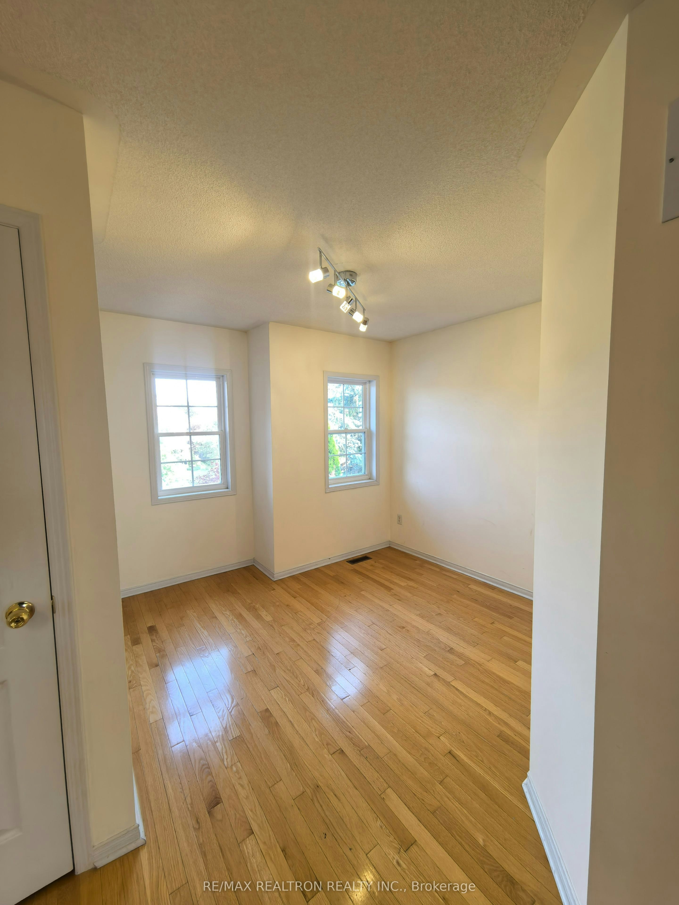 Main & 2nd Floor-18 Nantucket Drive, Richmond Hill, ON, L4E 3V1 - 18