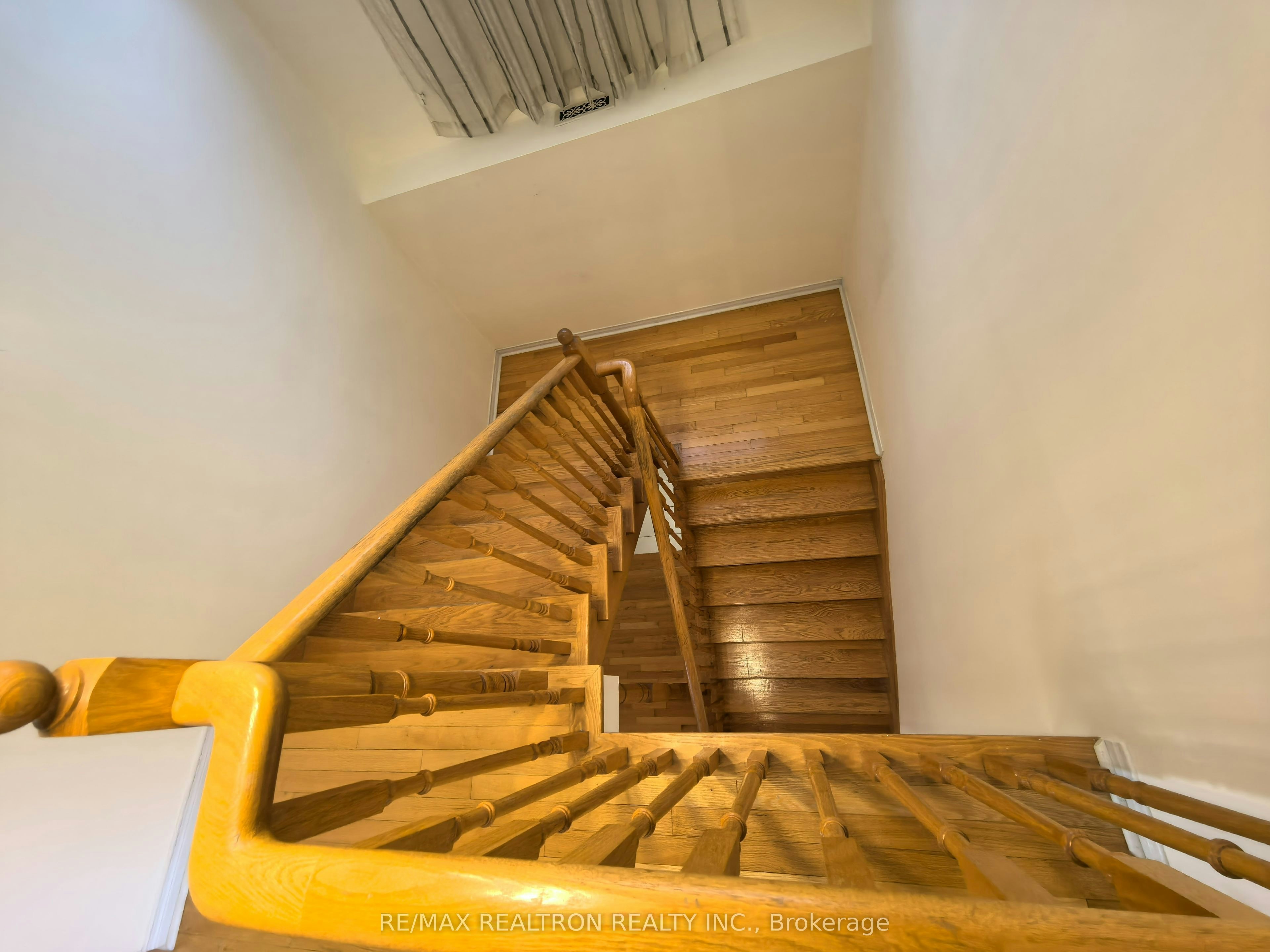 Main & 2nd Floor-18 Nantucket Drive, Richmond Hill, ON, L4E 3V1 - 17