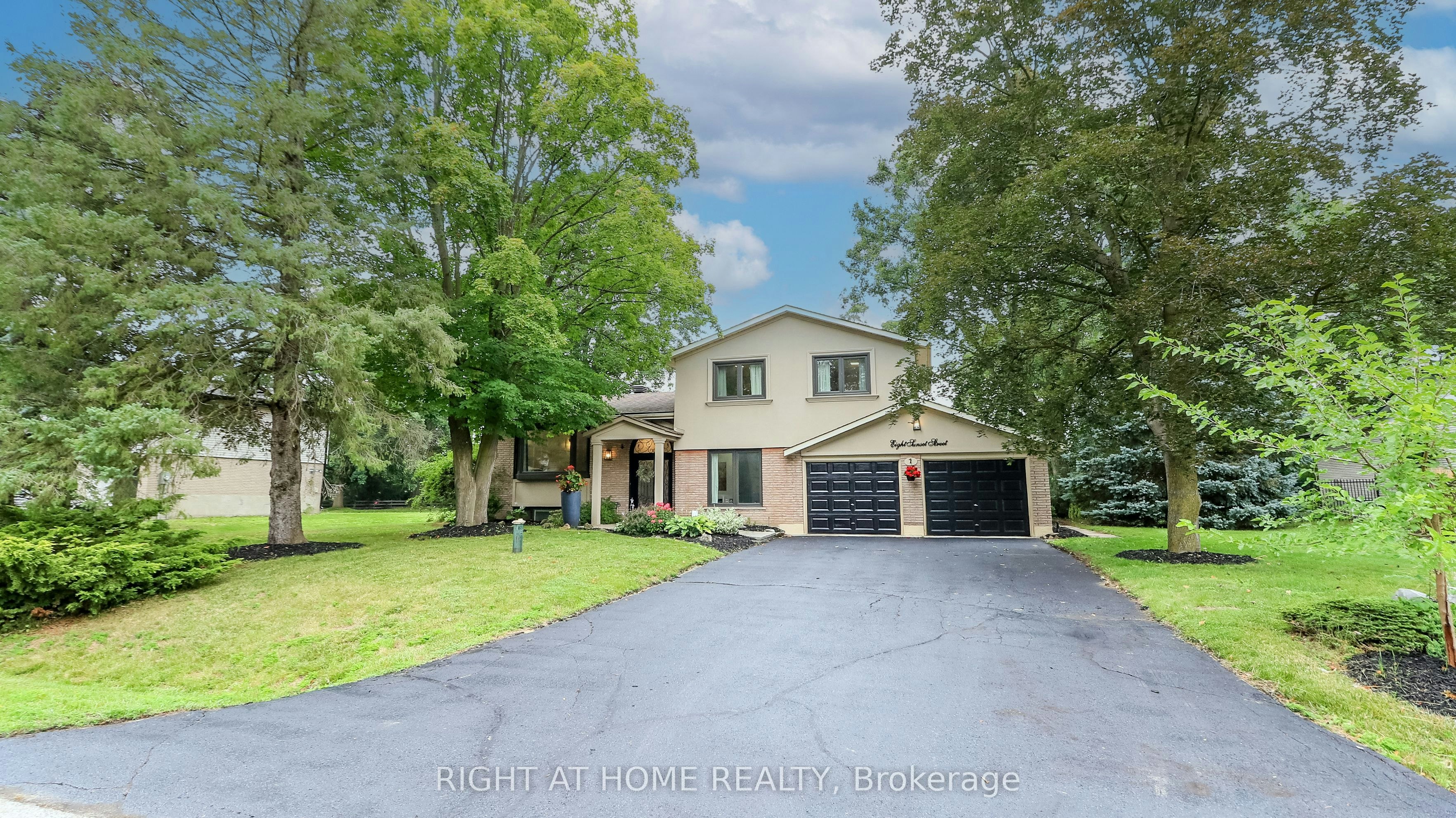 8 Sunset Street, East Gwillimbury, ON, L9N 1H4