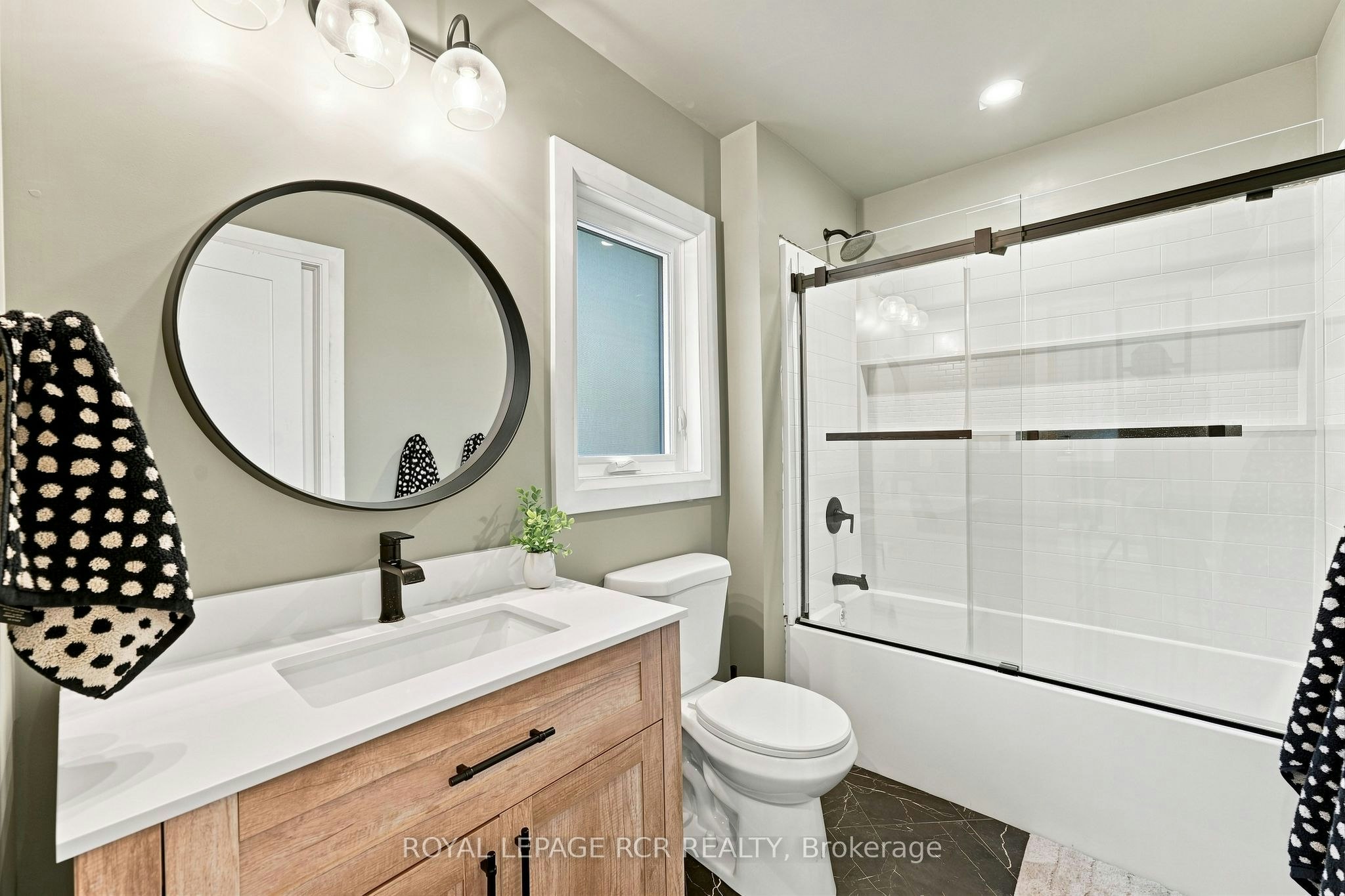 23 Mark Street, Aurora, ON, L4G 1L4 - 14