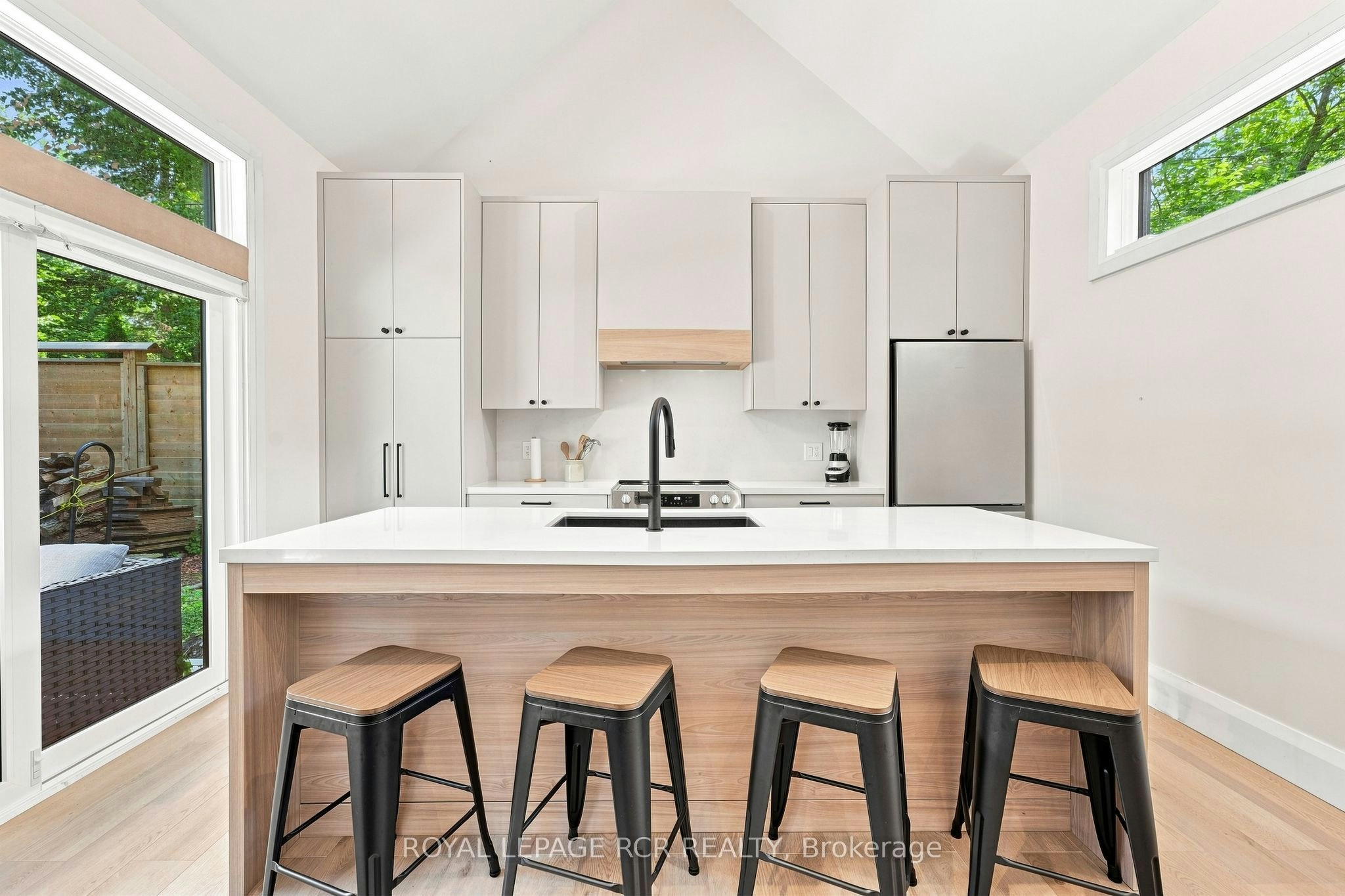 23 Mark Street, Aurora, ON, L4G 1L4 - 4