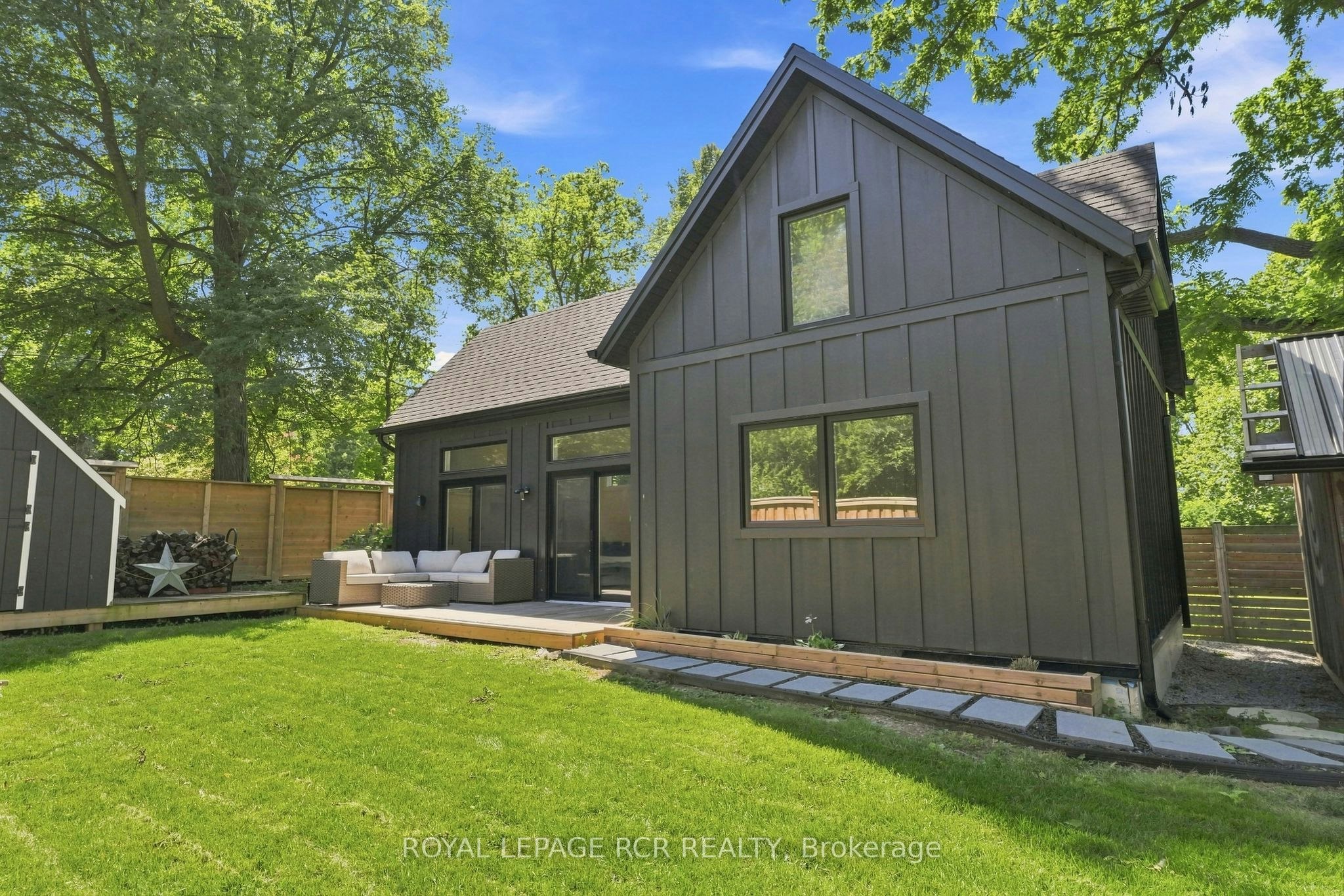 23 Mark Street, Aurora, ON, L4G 1L4 - 23