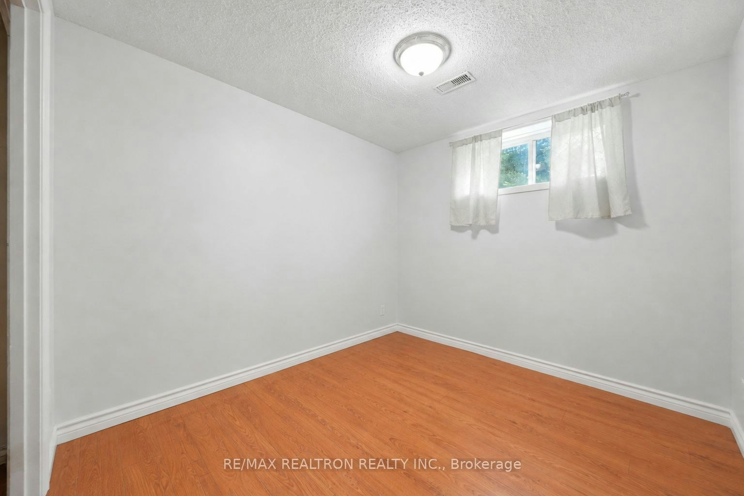 414 The Queensway Road S, Georgina, ON, L4P 2C7 - 8