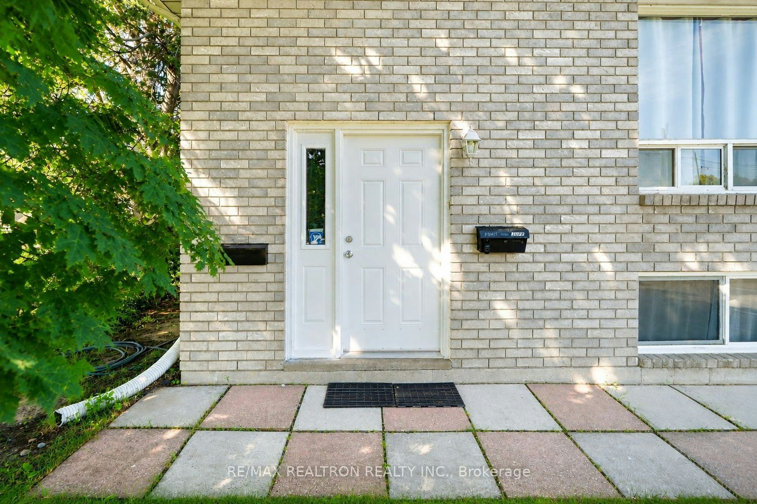 414 The Queensway Road S, Georgina, ON, L4P 2C7 - 2