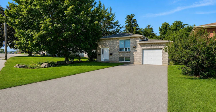 414 The Queensway Road S, Georgina, ON, L4P 2C7