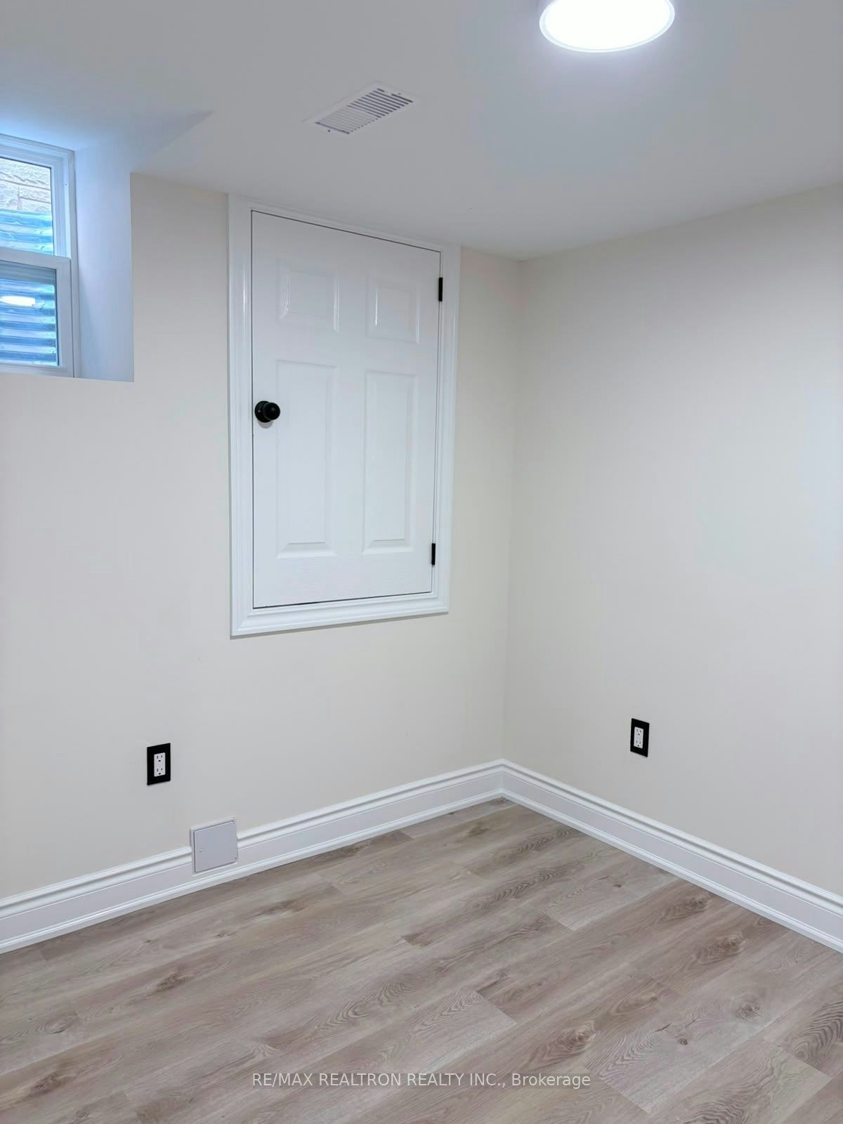 Bsmt-158 Wainscot Avenue, Newmarket, ON, L3X 2X6 - 9