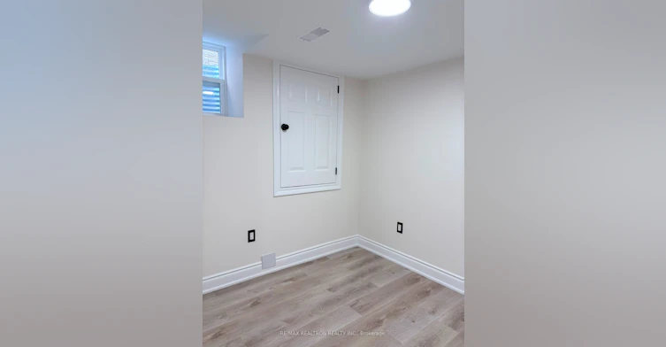 Bsmt-158 Wainscot Avenue, Newmarket, ON, L3X 2X6 - 9