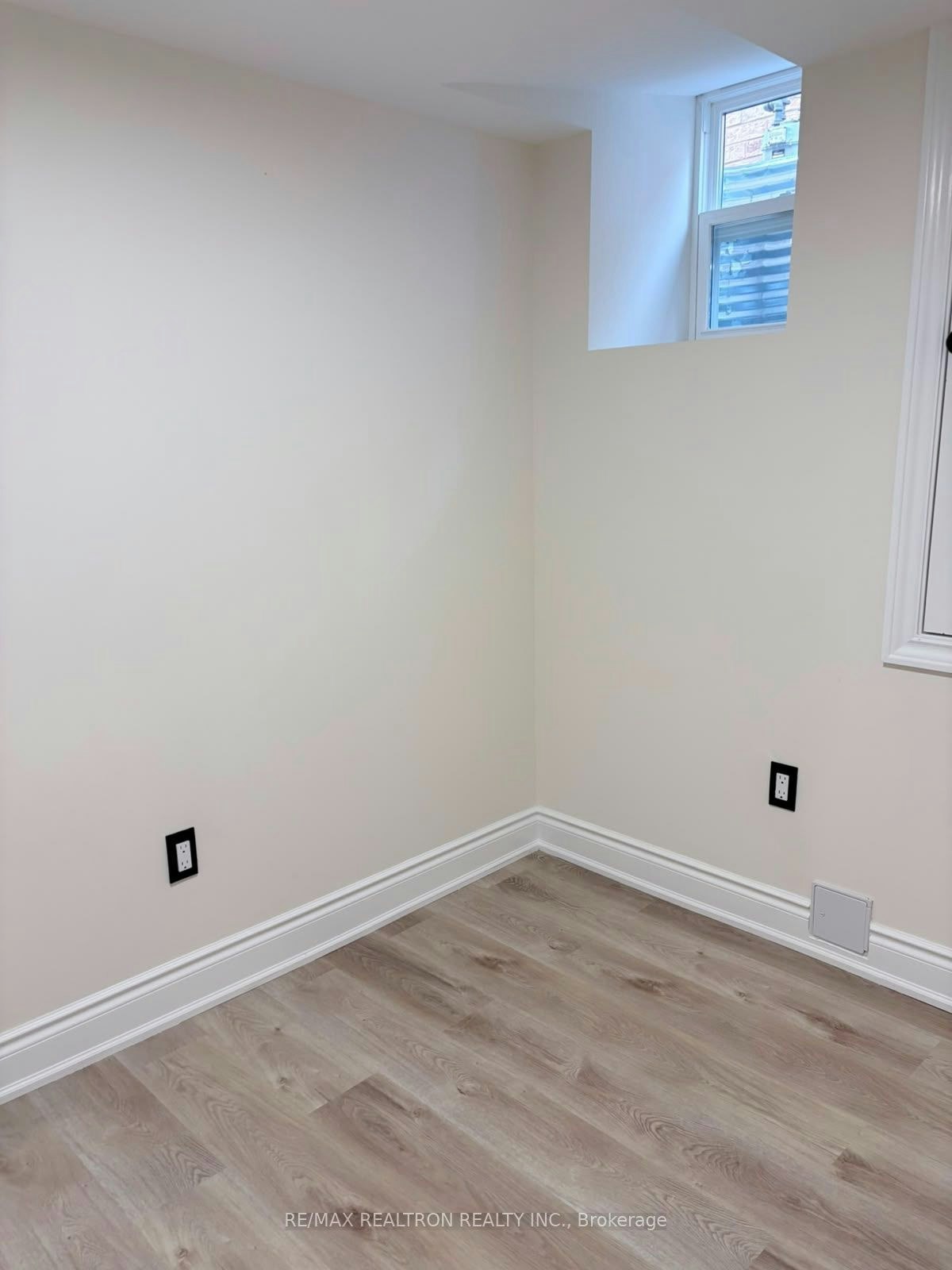 Bsmt-158 Wainscot Avenue, Newmarket, ON, L3X 2X6 - 8