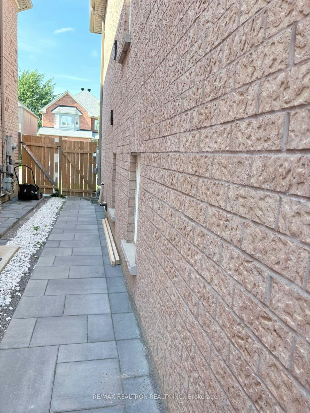 Bsmt-158 Wainscot Avenue, Newmarket, ON, L3X 2X6