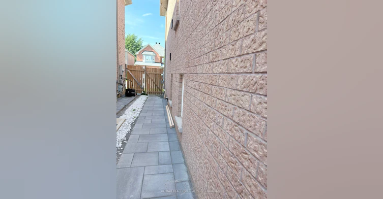 Bsmt-158 Wainscot Avenue, Newmarket, ON, L3X 2X6