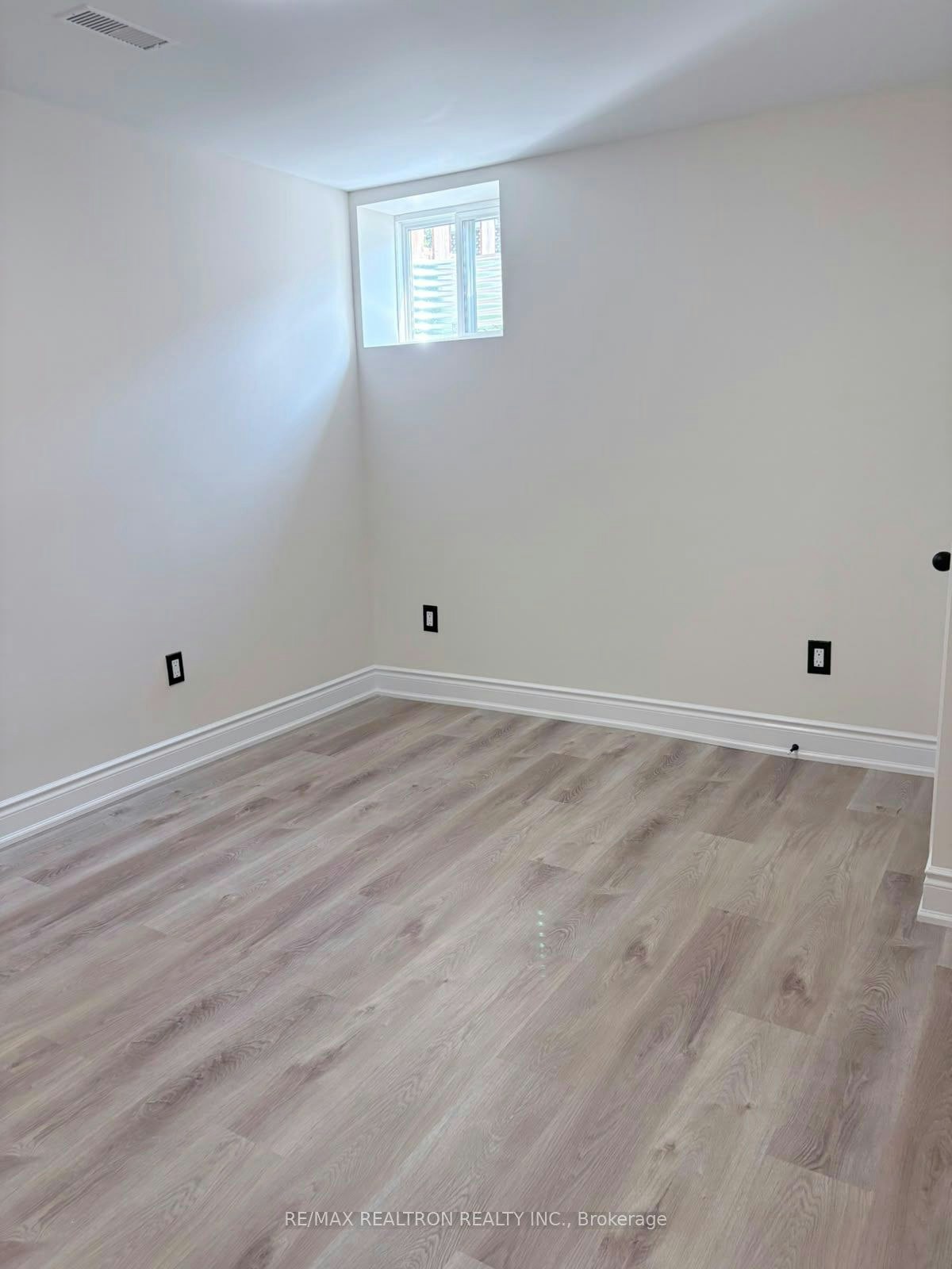 Bsmt-158 Wainscot Avenue, Newmarket, ON, L3X 2X6 - 17