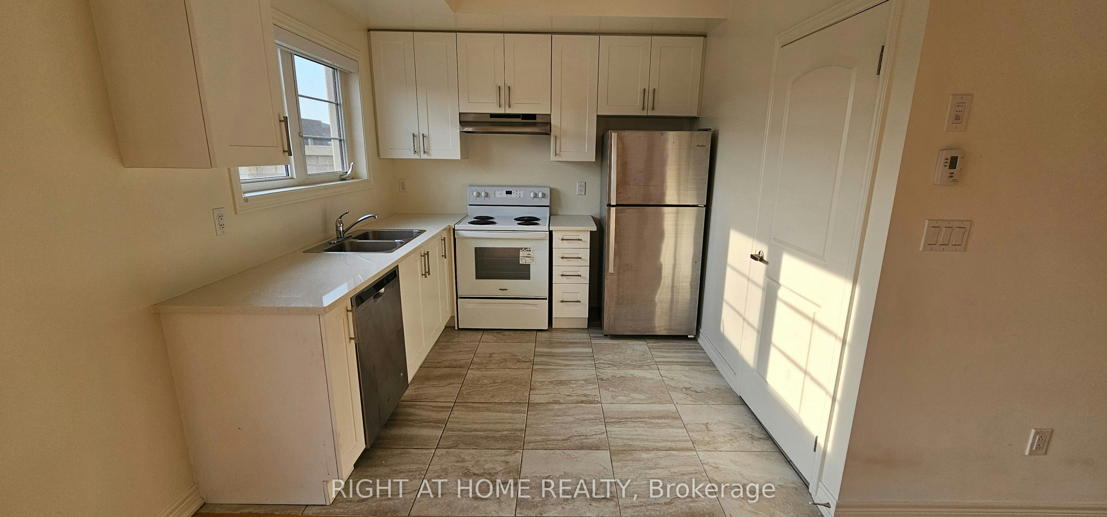 Upper-9430 Bayview Avenue, Richmond Hill, ON, L4C 5G9 - 7