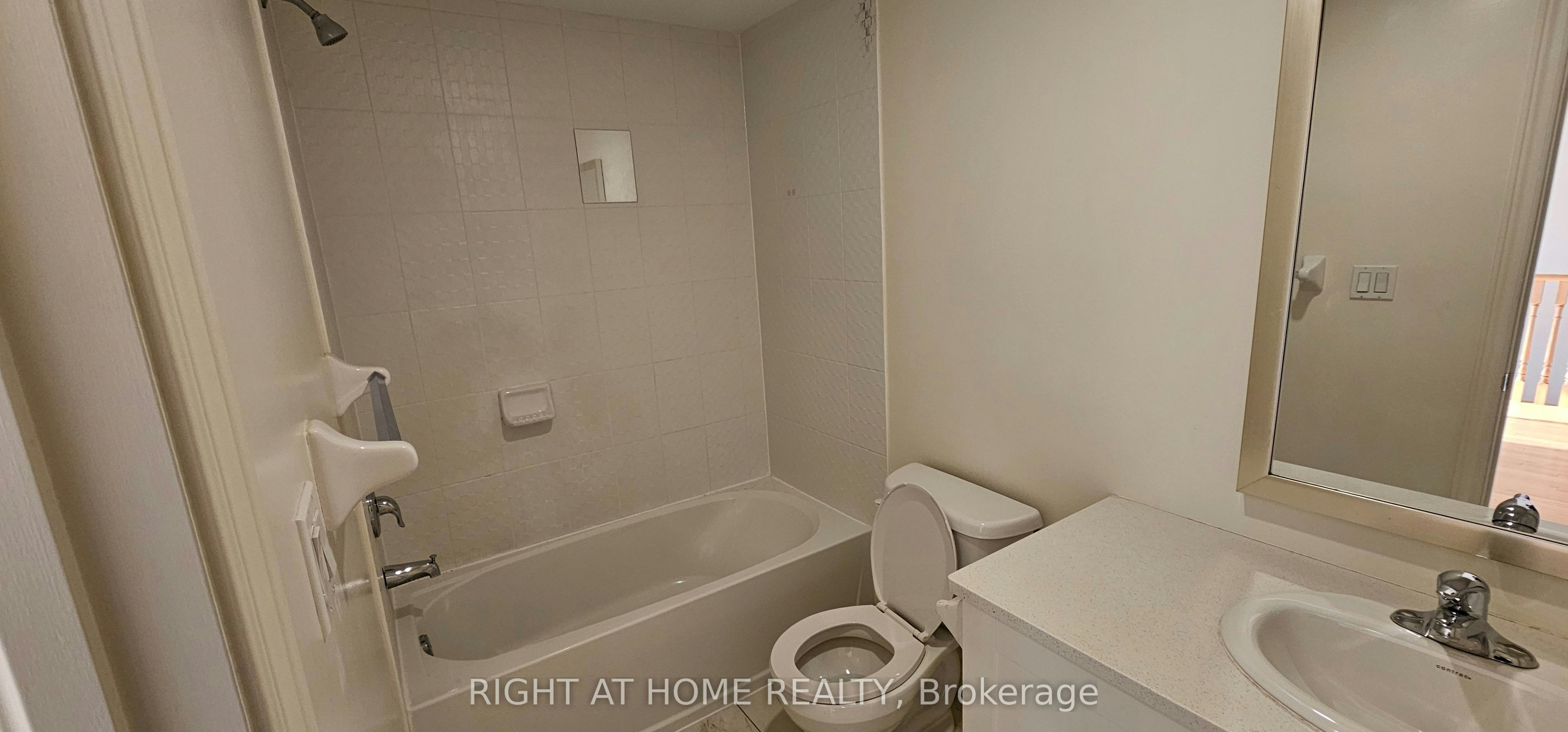 Upper-9430 Bayview Avenue, Richmond Hill, ON, L4C 5G9 - 11