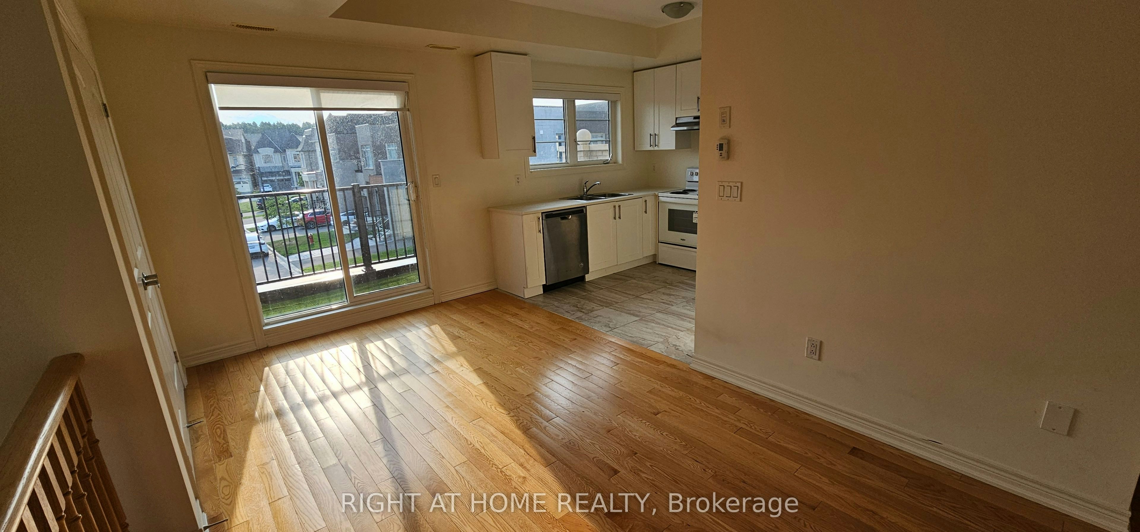 Upper-9430 Bayview Avenue, Richmond Hill, ON, L4C 5G9 - 4