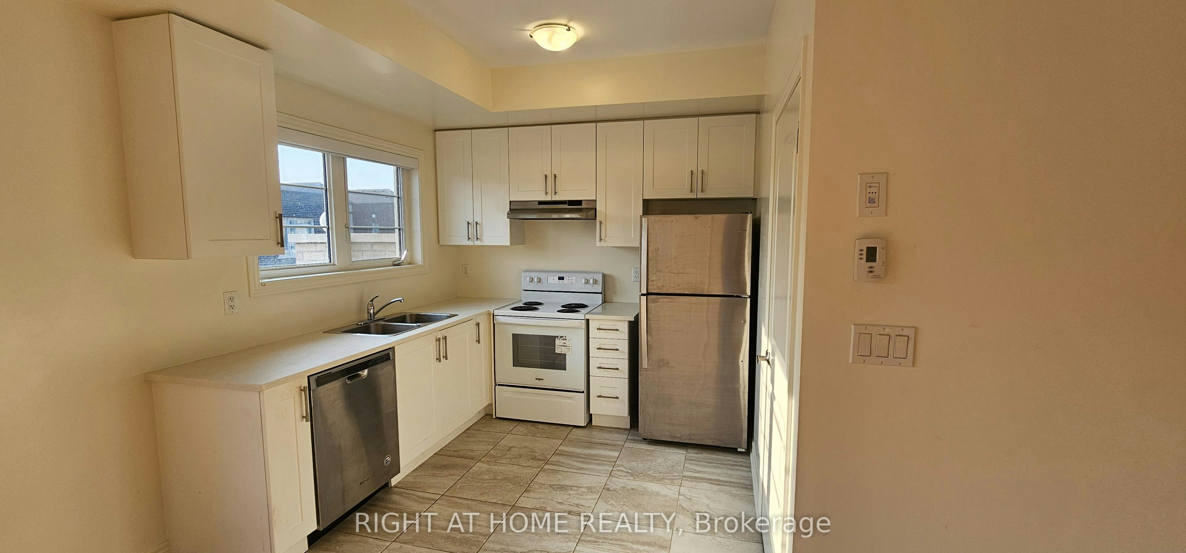 Upper-9430 Bayview Avenue, Richmond Hill, ON, L4C 5G9 - 5