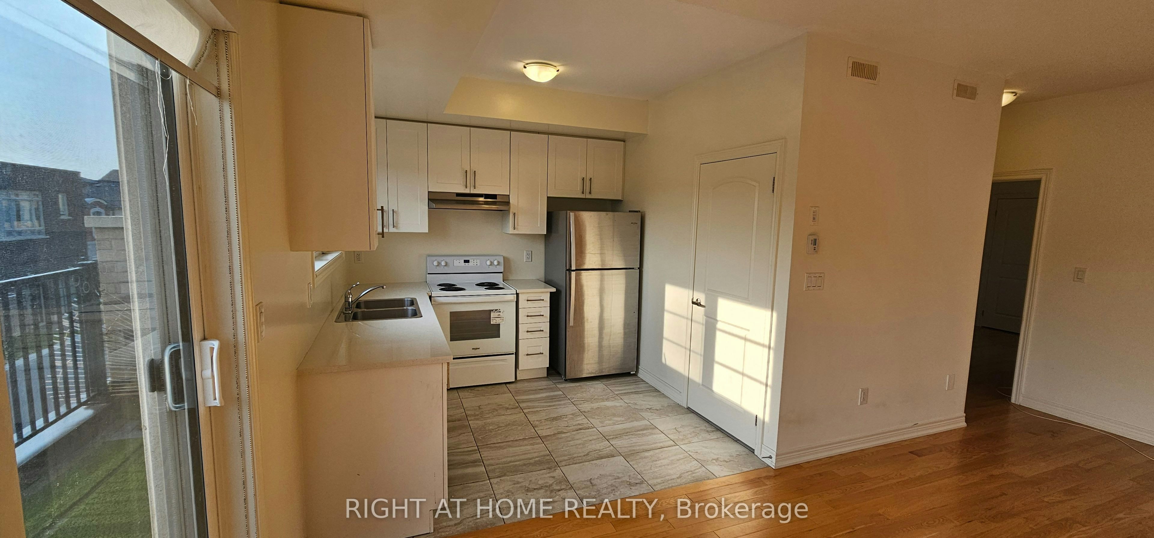 Upper-9430 Bayview Avenue, Richmond Hill, ON, L4C 5G9 - 6