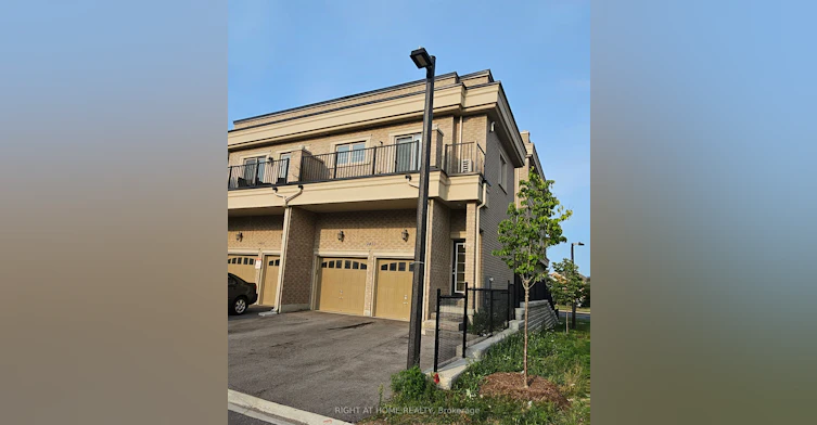 Upper-9430 Bayview Avenue, Richmond Hill, ON, L4C 5G9