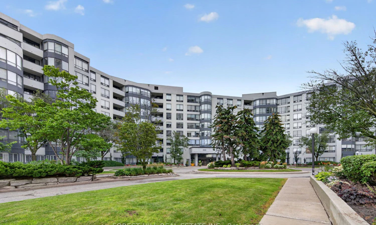 301-333 Clark Avenue W