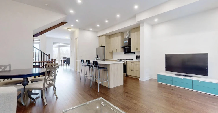 Rm 3-45 Credit Lane, Richmond Hill, ON, L4E 1G9 - 12