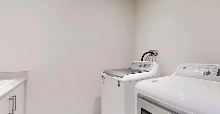 Rm 3-45 Credit Lane, Richmond Hill, ON, L4E 1G9 - 15