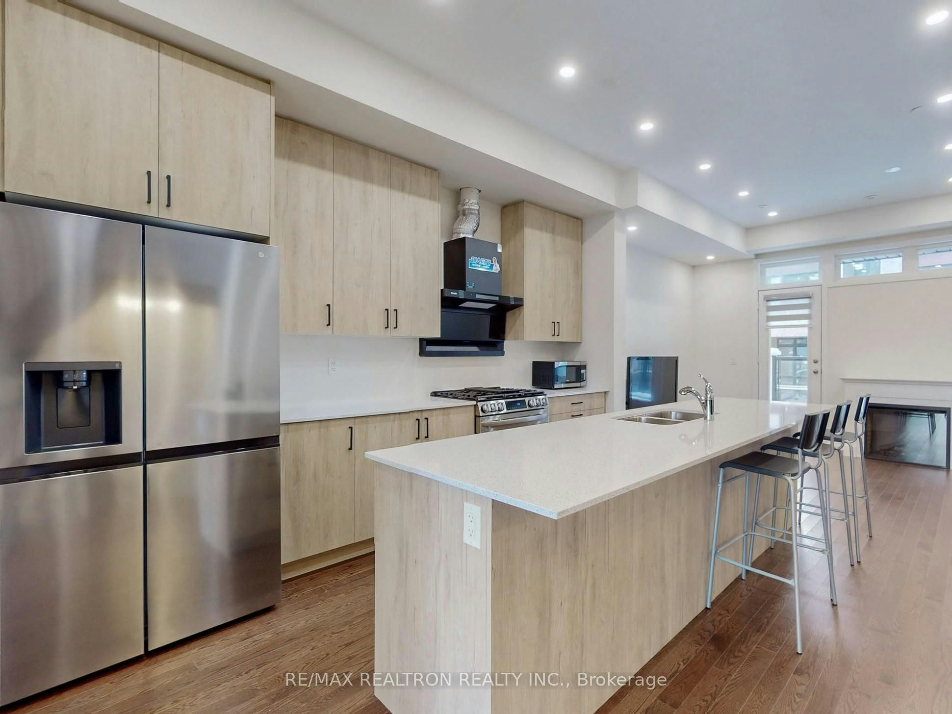 Rm 3-45 Credit Lane, Richmond Hill, ON, L4E 1G9 - 10