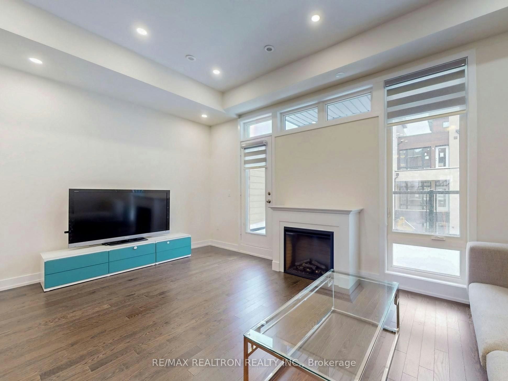 Rm 3-45 Credit Lane, Richmond Hill, ON, L4E 1G9 - 11