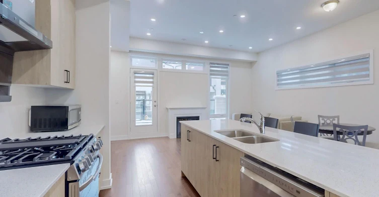 Rm 3-45 Credit Lane, Richmond Hill, ON, L4E 1G9 - 9