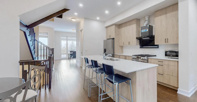 Rm 3-45 Credit Lane, Richmond Hill, ON, L4E 1G9 - 3