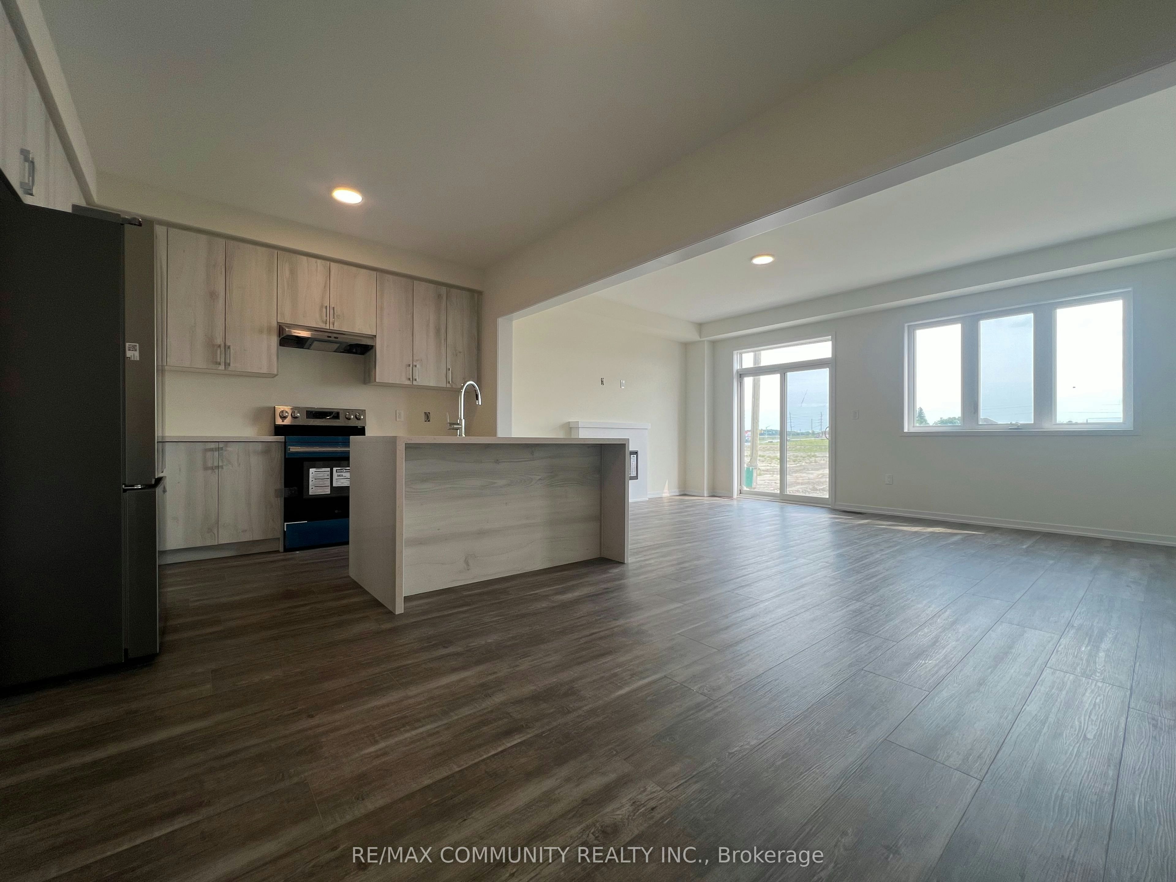 9 Thomas Smith Street, Georgina, ON, L4P 0T7 - 8