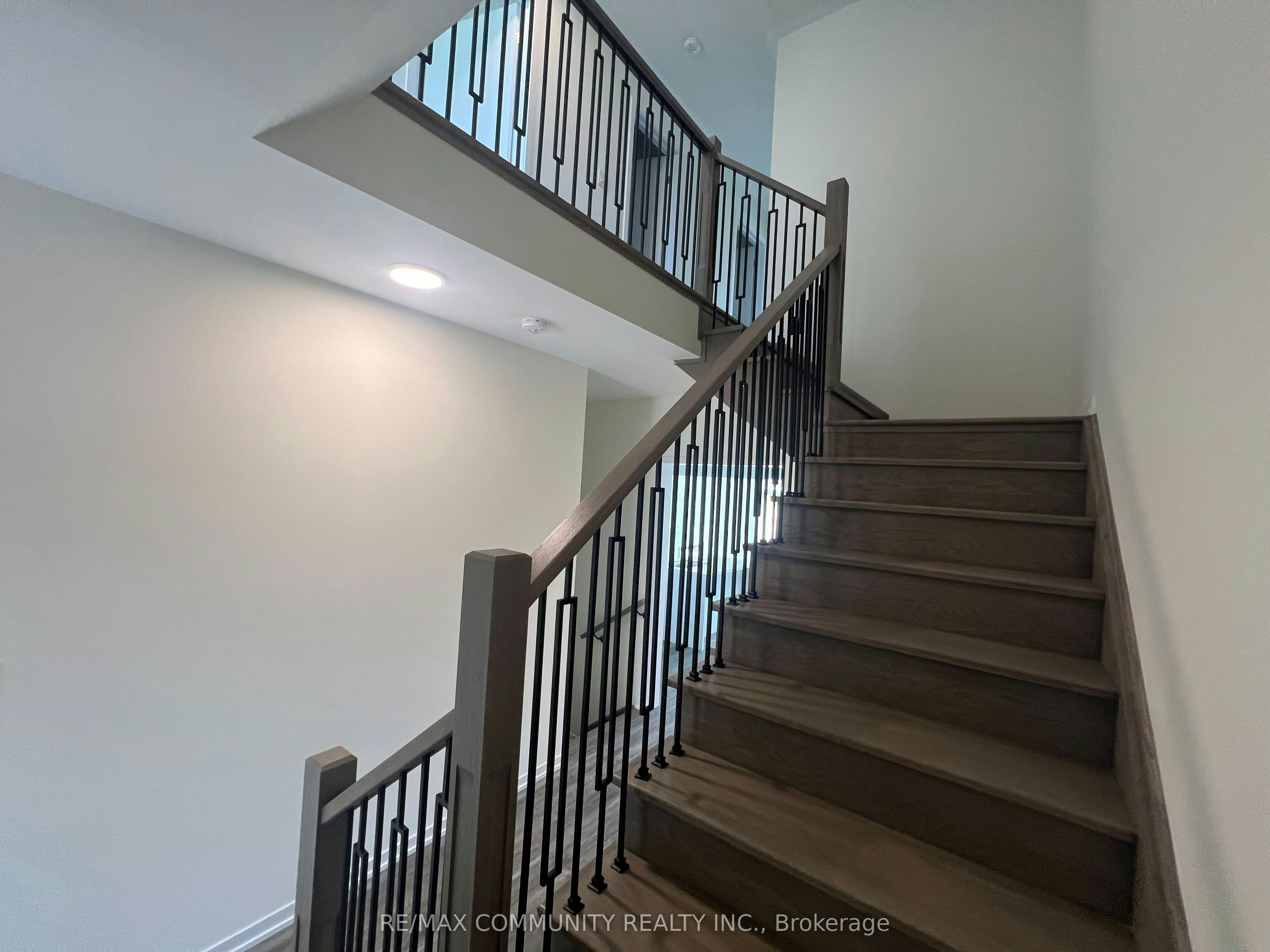 9 Thomas Smith Street, Georgina, ON, L4P 0T7 - 16