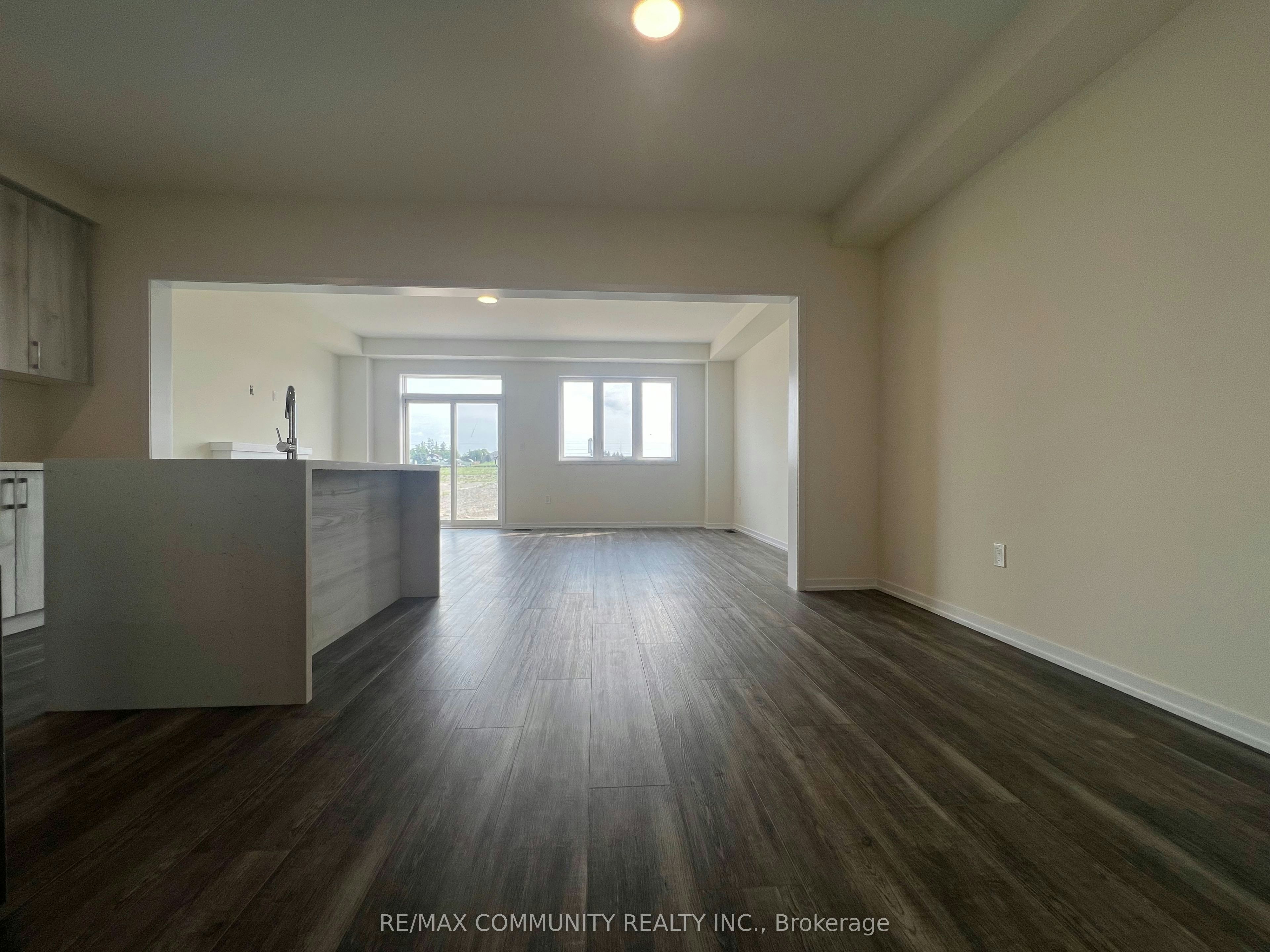 9 Thomas Smith Street, Georgina, ON, L4P 0T7 - 3