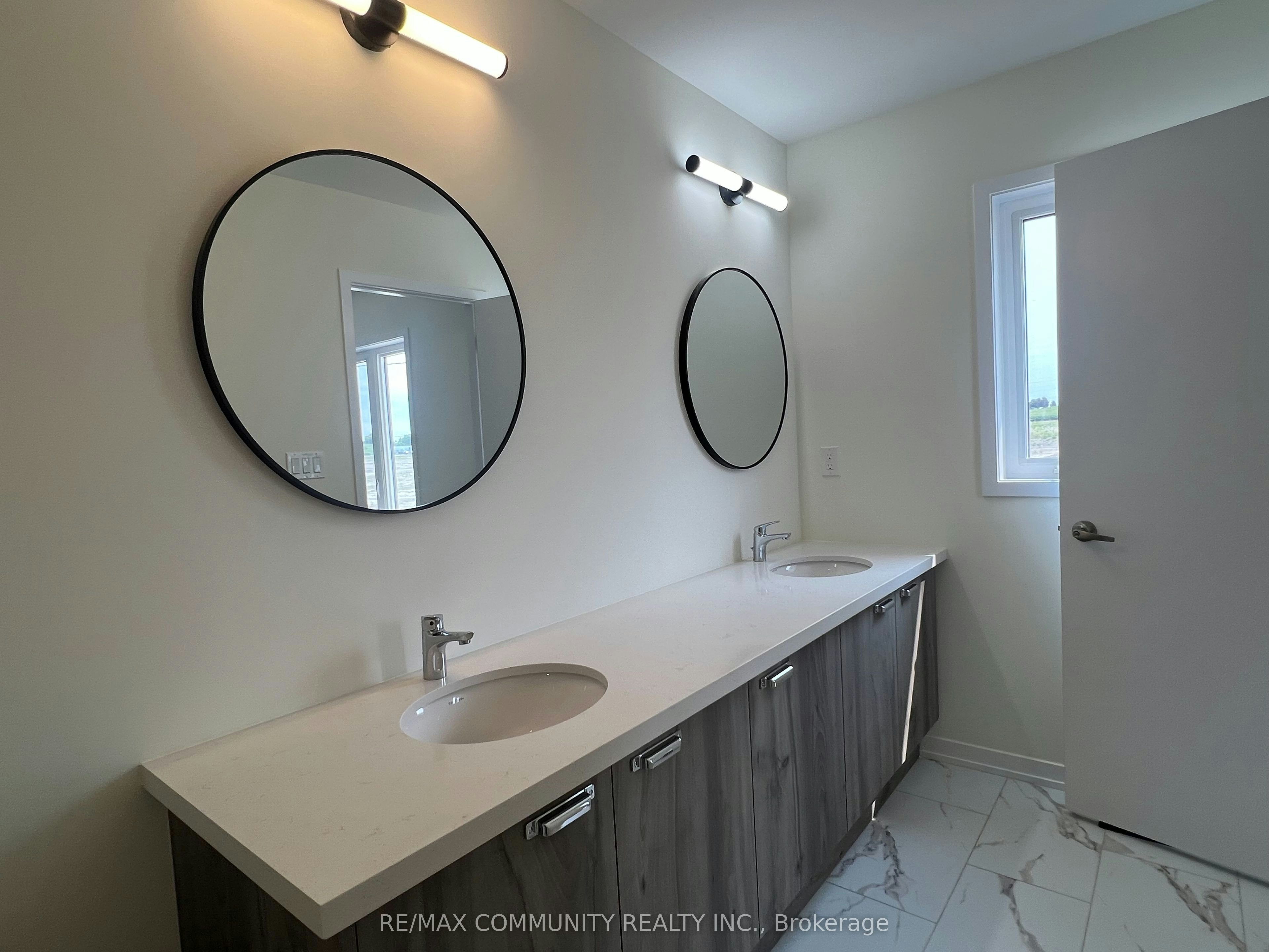 9 Thomas Smith Street, Georgina, ON, L4P 0T7 - 27