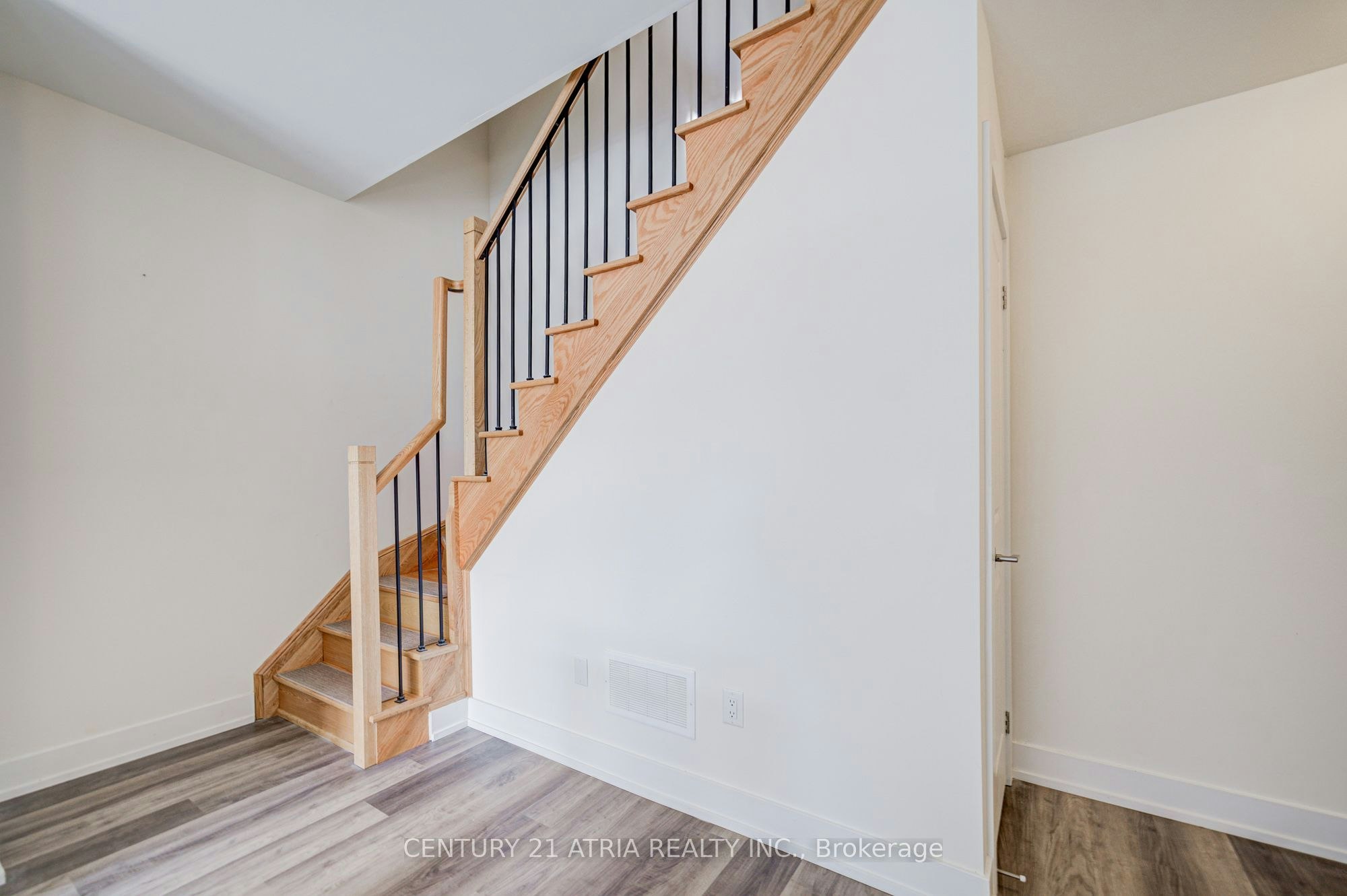 1-1 Bond Crescent, Richmond Hill, ON, L4E 1J4 - 25